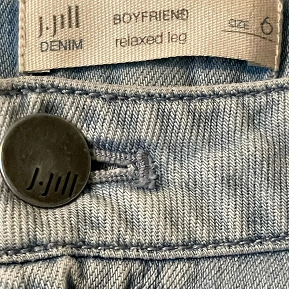 J Jill Denim Boyfriend Relaxed Leg Jean Light Wash Size 6 - Picture 5 of 12
